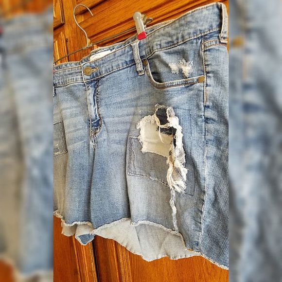 Torrid Denim ripped shorts - Picture 1 of 6